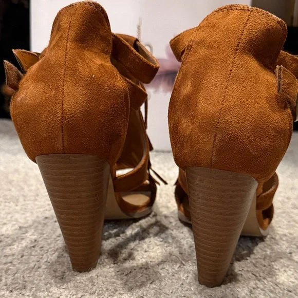 Brown Fringe Heeled Sandals 7.5 - Picture 4 of 10